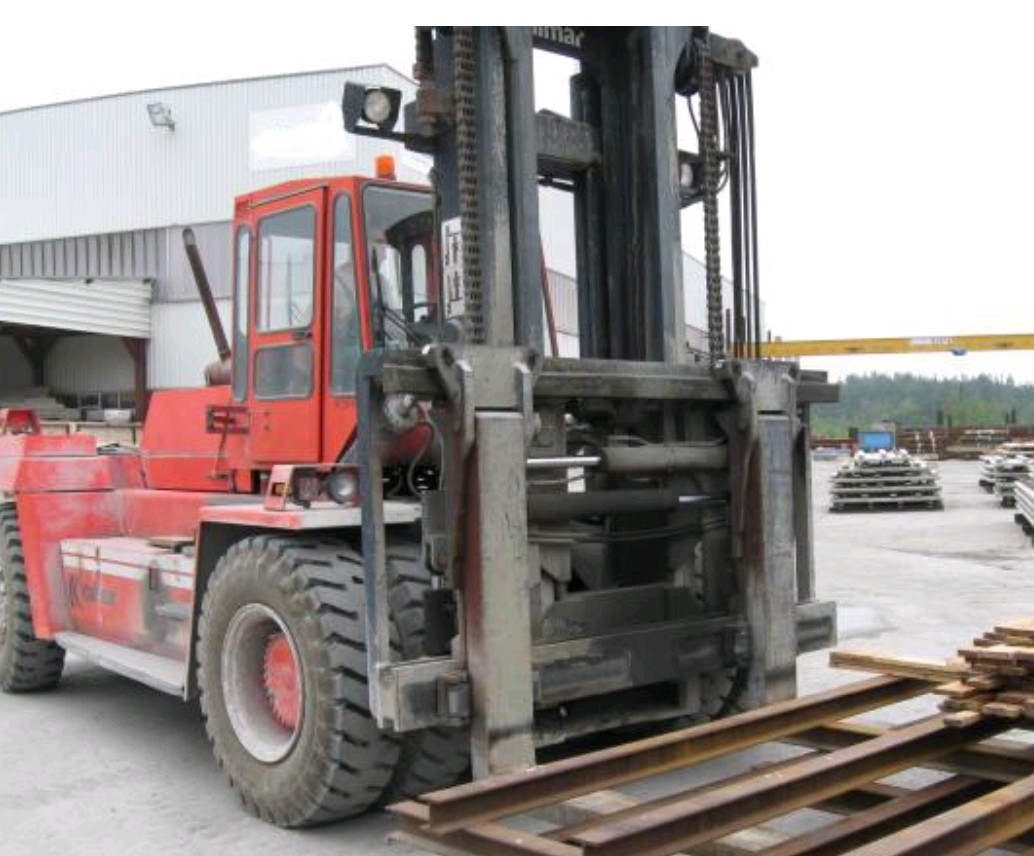 heavy forklift truck Schwerlaststapler carretilla pesada Kalmar DC25-1200 year 1993 pic2.jpg